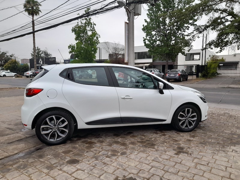 2017 RENAULT CLIO IV HB 1.2 - Autos Usados en Vitacura